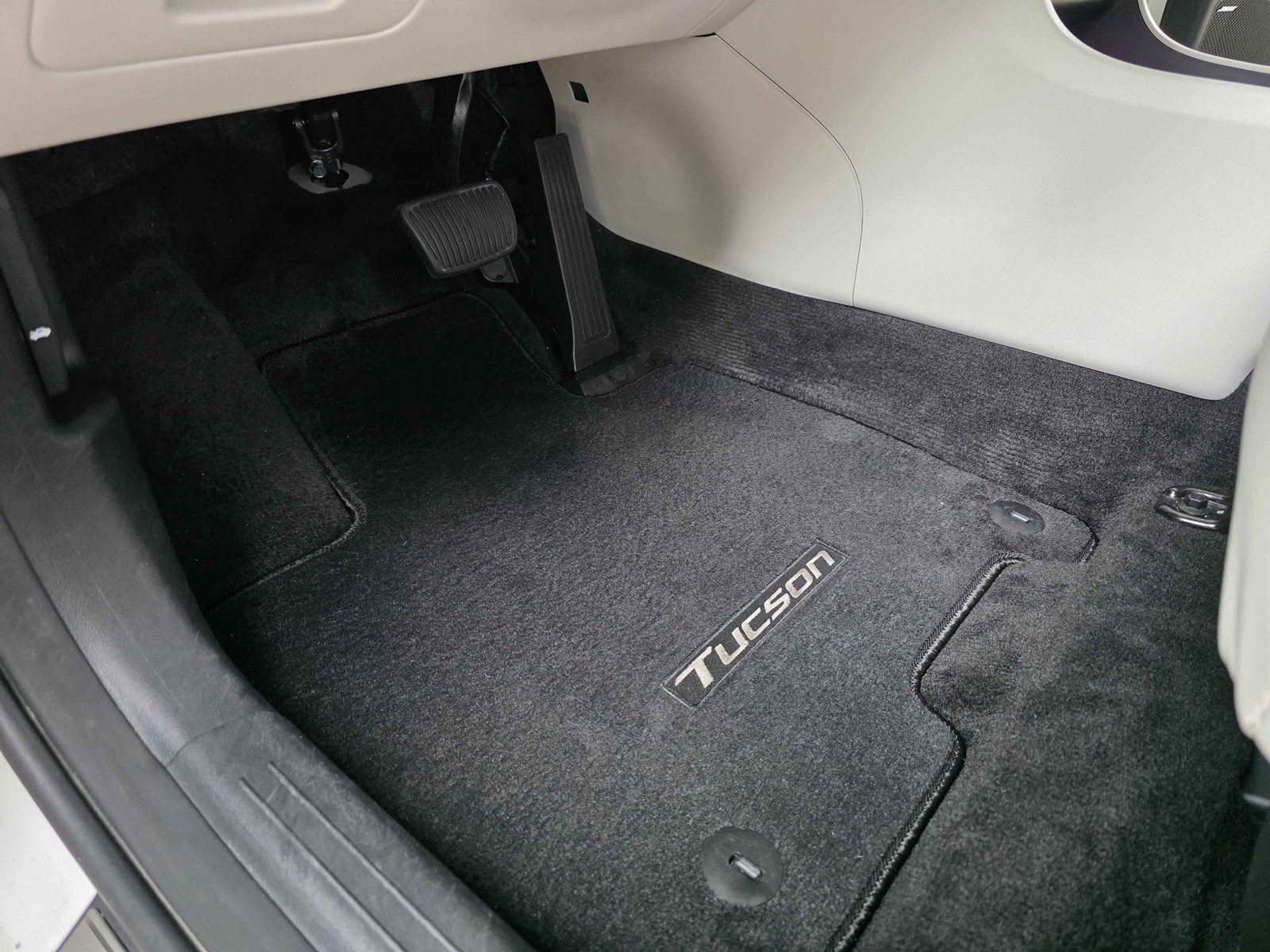 Driver&rsquo;s floor mat after Revival Refresh detail